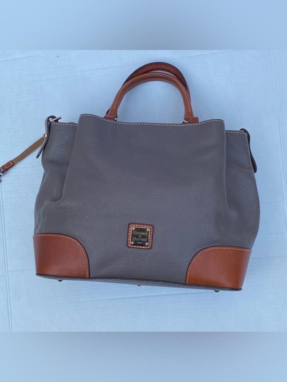 Dooney & Bourke Gray and Brown Pebbled Leather Tote✨🤎